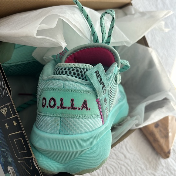 Adidas Dame Basketball Shoe - Picture 9 of 9